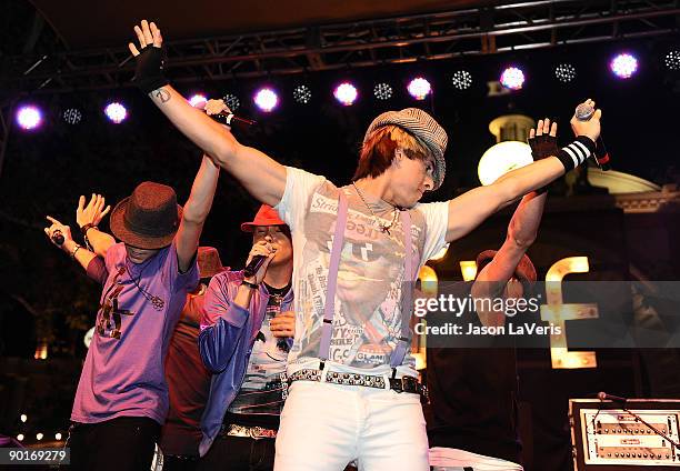 Varsity Fanclub performs at The Donate Life Concert Series at The Grove on August 26, 2009 in Los Angeles, California.