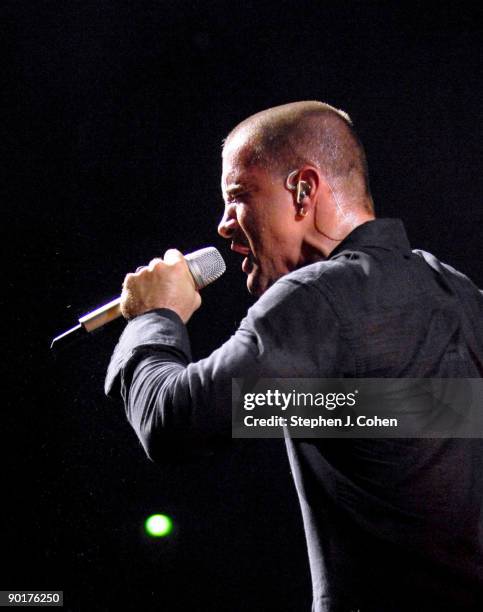 Scott Stapp of Creed performs at the Riverbend Music Center on August 28, 2009 in Cincinnati, Ohio.