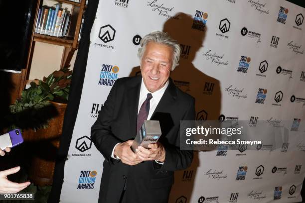 Dustin Hoffman with his award backstage at the 2017 IFP Gotham Awards at Cipriani Wall Street on November 27, 2017 in New York, NY.