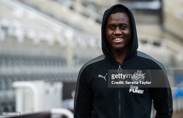 Henri Saivet of Newcastle United arrives for the Emirates FA Cup Third Round between Newcastle United and Luton Town at St.James' Park on January 6...