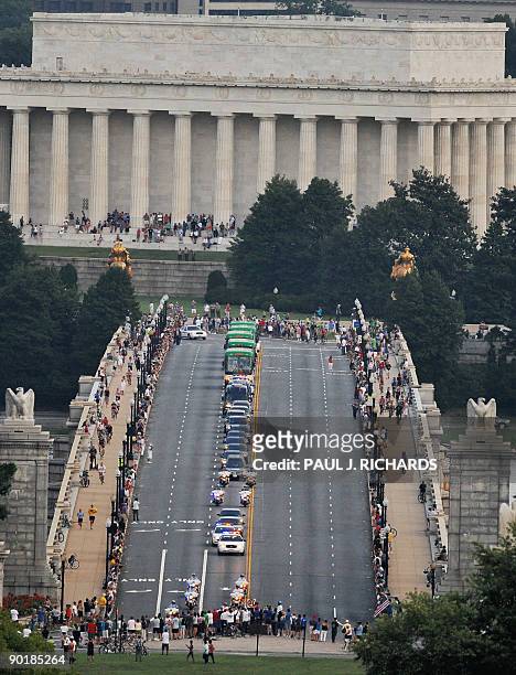 The funeral procession with the coffin of U.S. Senator Edward Kennedy proceeds across the Memorial Bridge on its way to Arlington National Cemetery...