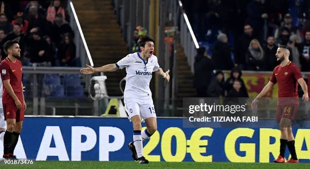 Atalanta's Dutch midfielder Marten de Roon celebrates after scoring a goal during the Serie A football match between Roma and Atalanta at Olimpic...