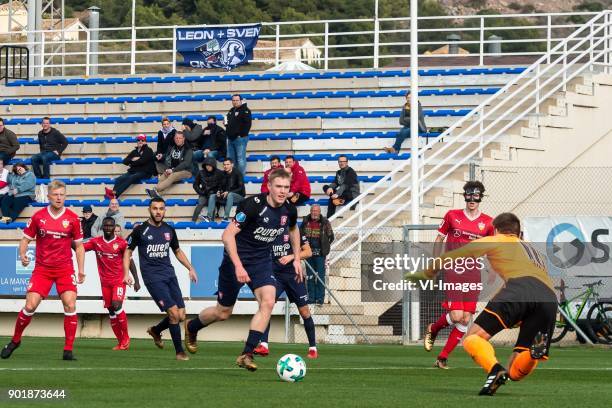 Andreas Beck of VFB Stuttgart, Chadrac Akolo of VFB Stuttgart, Oussama Assaidi of FC Twente, Hans Fredrik Jensen of FC Twente, Benjamin Pavard of VFB...