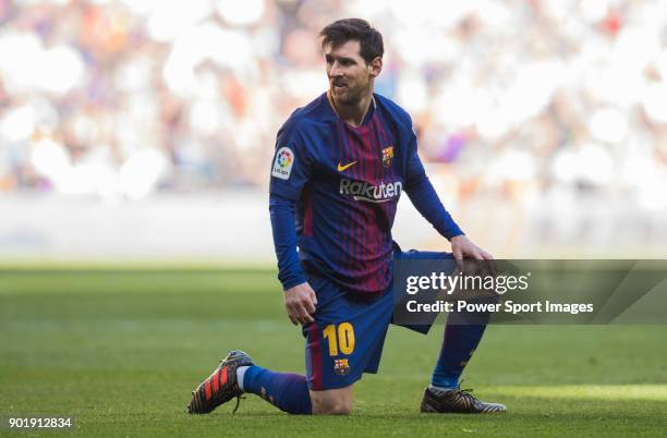 Lionel Andres Messi of FC Barcelona looks on during the La Liga 2017-18 match between Real Madrid and FC Barcelona at Santiago Bernabeu Stadium on...