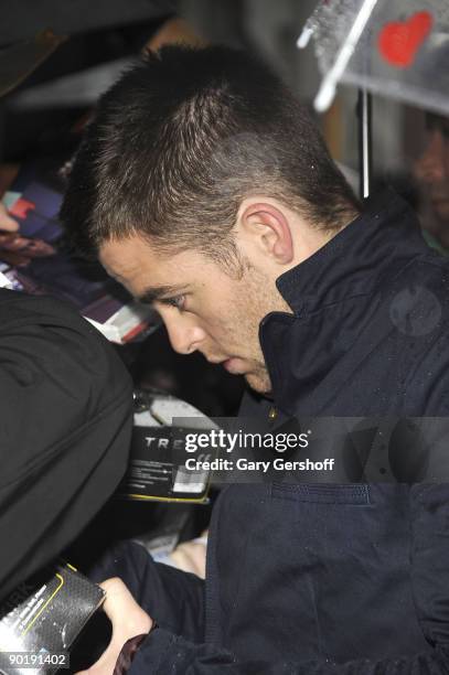 Actor Chris Pine visits "Late Show with David Letterman" at the Ed Sullivan Theater on May 4, 2009 in New York City.