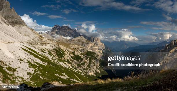 Valley View While Hiking Tre Cime Di Lavaredo Trail, 照片檔
