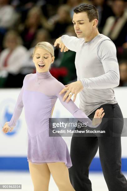 Alexa Scimeca-Knierim and Christopher Knierim compete in the Pairs Free Skate during the 2018 Prudential U.S. Figure Skating Championships at the SAP...