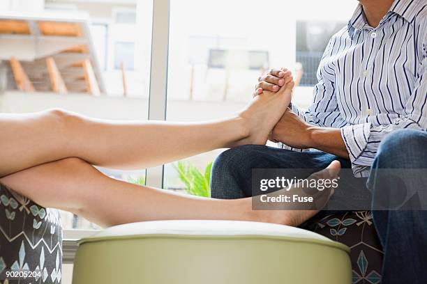 rubbing wifes on husband leg