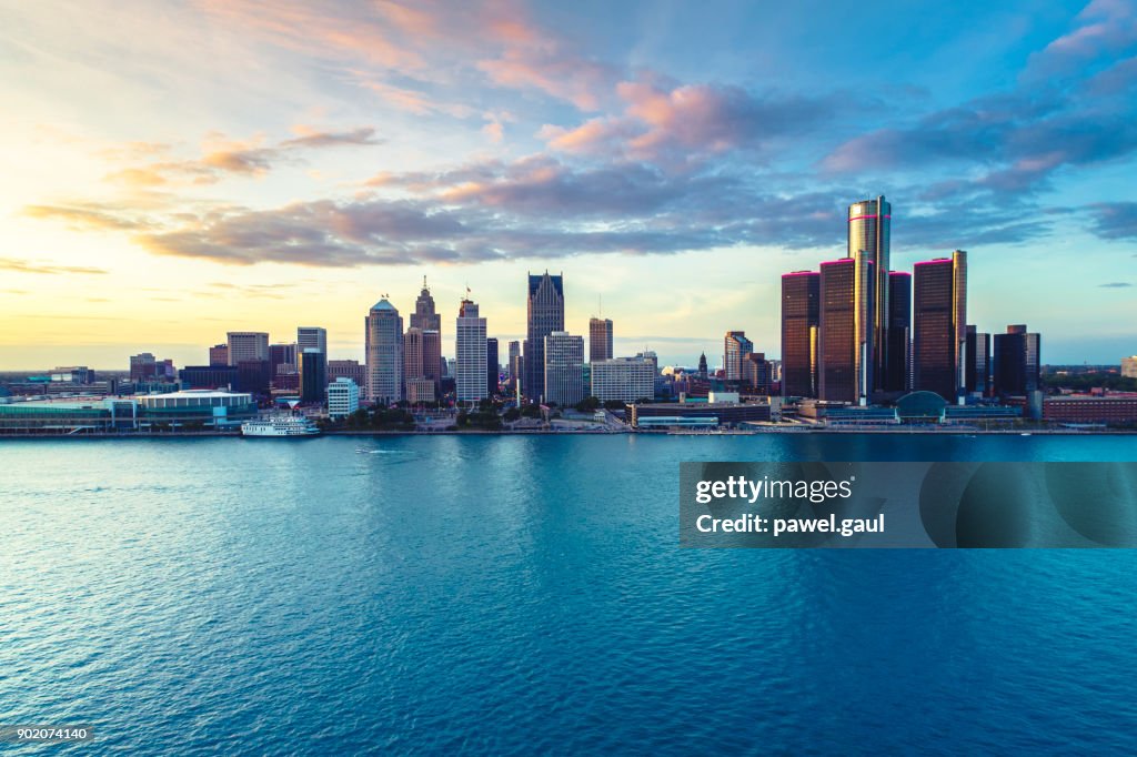 Pôr do sol de vista aérea de Detroit