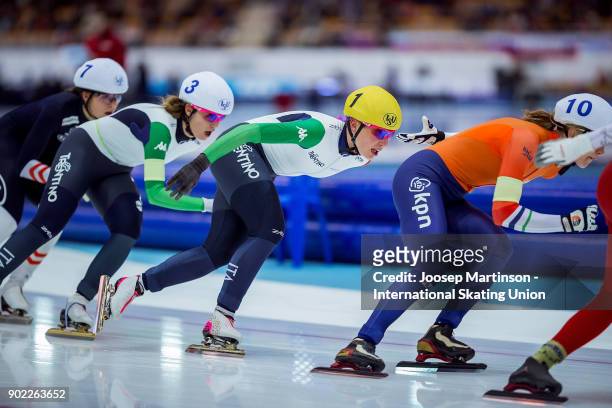 Francesca Lollobrigida competes in the Ladies Mass Start during day three of the European Speed Skating Championships at the Moscow Region Speed...