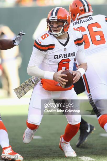 Cody Kessler of the Cleveland Browns runs the football upfield during the game against the Cincinnati Bengals at Paul Brown Stadium on November 26,...