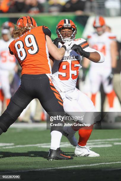 Myles Garrett of the Cleveland Browns rushes the quarterback against Ryan Hewitt of the Cincinnati Bengals during their game at Paul Brown Stadium on...