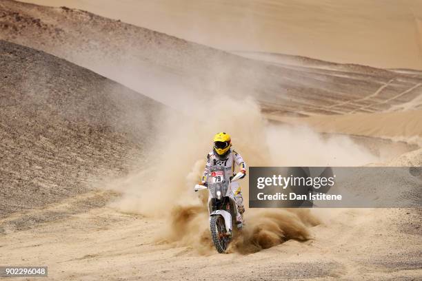 1,291 Max Hunt Stock Photos, High-Res Pictures, and Images - Getty Images