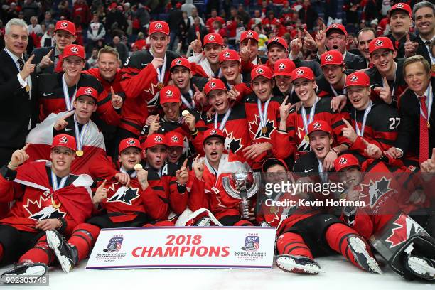 Team Canada poses after beating Sweden in the Gold medal game of the IIHF World Junior Championship at KeyBank Center on January 5, 2018 in Buffalo,...