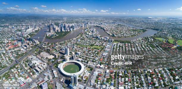 aerial panorama brisbane, queensland, australien - brisbane skyline stock-fotos und bilder