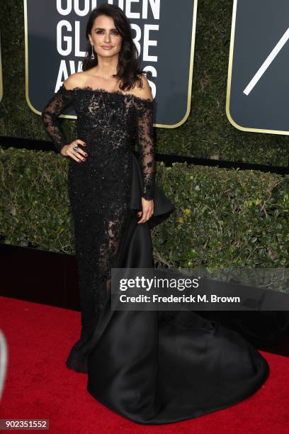 Penelope Cruz attends The 75th Annual Golden Globe Awards at The Beverly Hilton Hotel on January 7, 2018 in Beverly Hills, California.