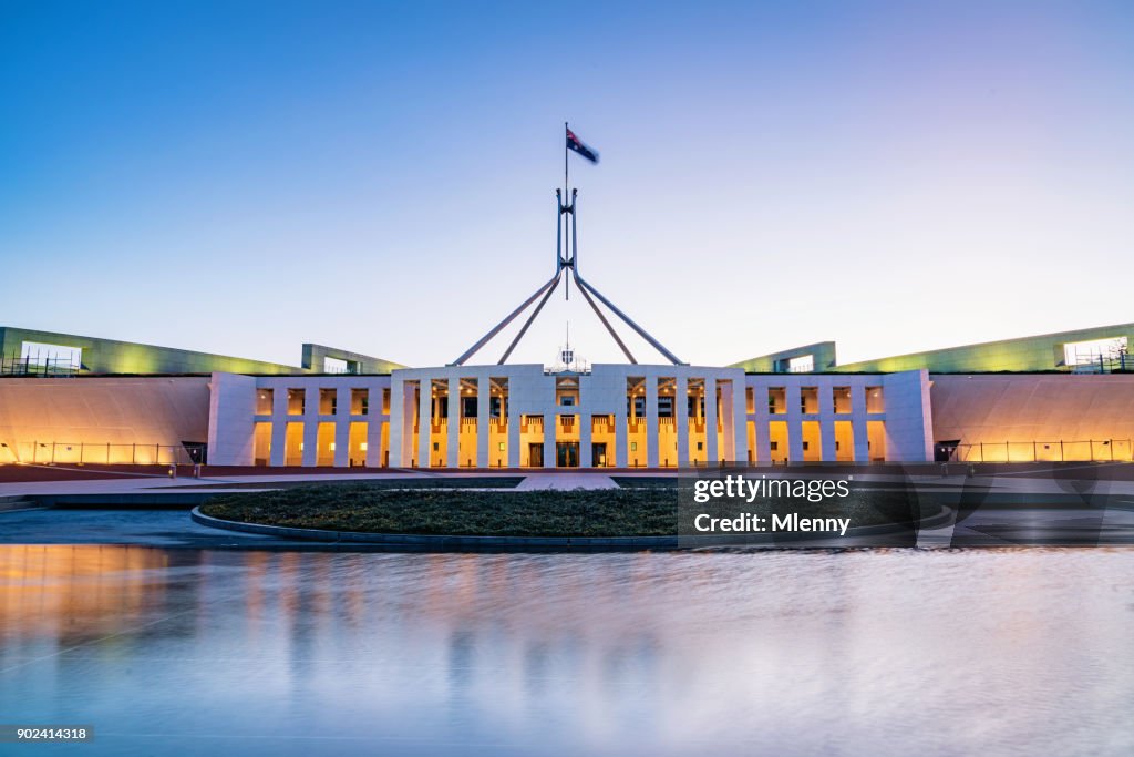 Canberra Australian Parliament House's Twilight verlicht