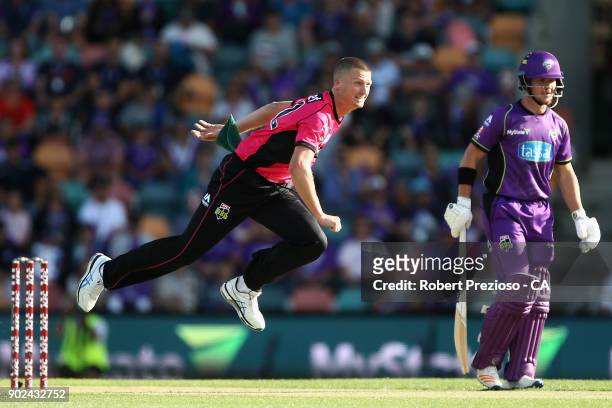 Jackson Bird of the Sydney Sixers bowls during the Big Bash League match between the Hobart Hurricanes and the Sydney Sixers at Blundstone Arena on...