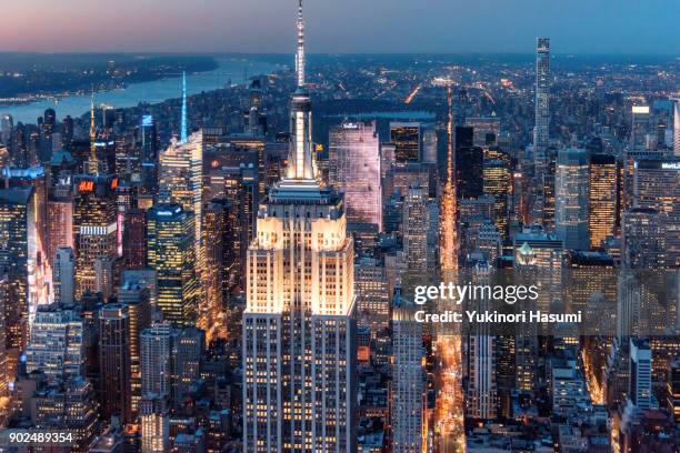 midtown from above at twilight - times square manhattan new york foto e immagini stock
