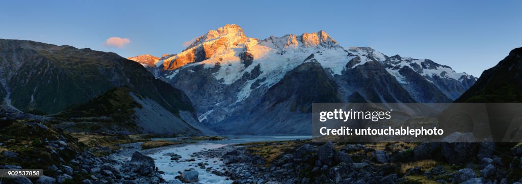 Panoramic view of Mt Cook and Mueller lake in morning light