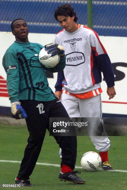 Giovanni Ibarra and Ivan Caviedes , of the Ecuadorian soccer team, during practice, 30 May 2001. Los jugadores de la seleccion ecuatoriana de futbol...