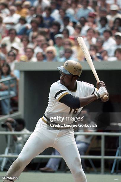 Outfielder Al Oliver of the Pittsburgh Pirates bats during a Major League Baseball game at Three Rivers Stadium circa 1975 in Pittsburgh,...