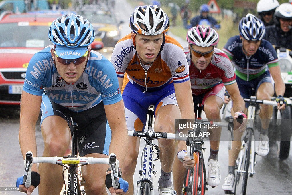 Dutch cyclist Lars Boom (2ndL), Uzbekist