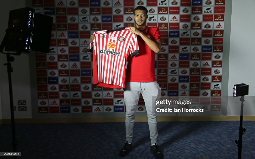 Sunderland Unveil New Loan Signing Jake Clarke-Salter