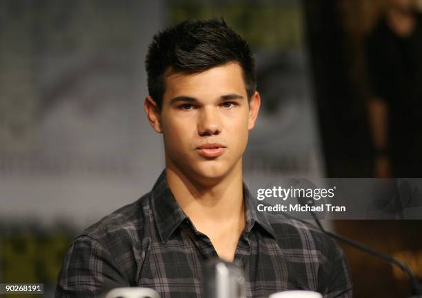 Actor Taylor Lautner attends the 2009 Comic-Con "Twilight: New Moon" press conference held at the Hilton San Diego Bayfront Hotel on July 23, 2009 in...