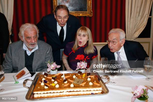 Jean-Paul Belmondo, Robert Hossein, his wife Candice Patou and Isidore Partouche attend Robert Hossein celebrates his 90th Anniversary at "Laurent...