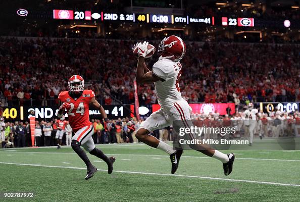 Touchdown Catch Alabama DeVonta Smith of the Alabama Crimson Tide catches a 41 yard touchdown ...