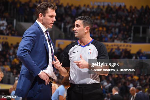 Head coach Luke Walton of the Los Angeles Lakers speaks to referee Zach Zarba during the game against the Oklahoma City Thunder on January 3, 2018 at...