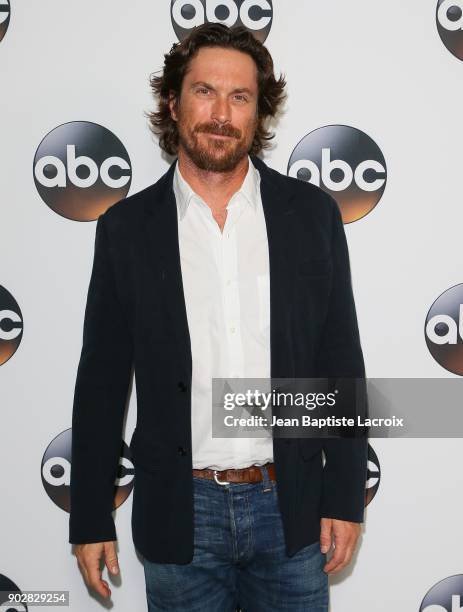 Oliver Hudson attends the Disney ABC Television Group Hosts TCA Winter Press Tour 2018 on January 8, 2018 in Pasadena, California.