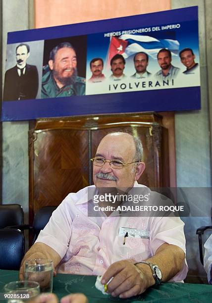 The President of the UN General Assembly Nicaragua's Miguel D'Escoto takes part in a meeting with relatives of the Cuban Five --Cuban agents...