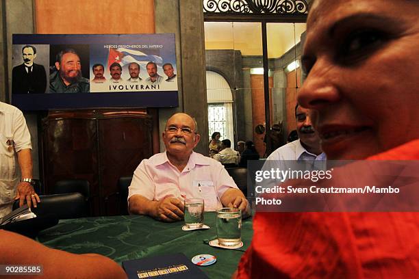 Olga Salanueva , wife of imprisoned Rene Gonzalez, turns around as President of the United Nations General Assembly Miguel D'Escoto meets with family...