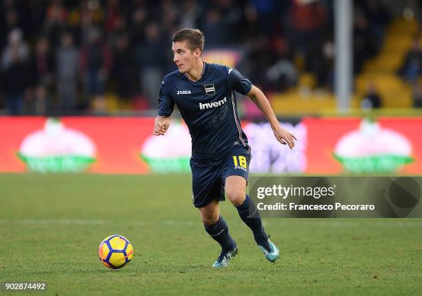 Dennis Praet of UC Sampdoria in action during the serie A match between Benevento Calcio and UC Sampdoria at Stadio Ciro Vigorito on January 6, 2018...