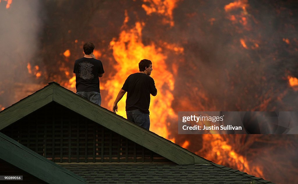 The Station Wild Fire Spreads To Over 100,000 Acres North Of Los Angeles