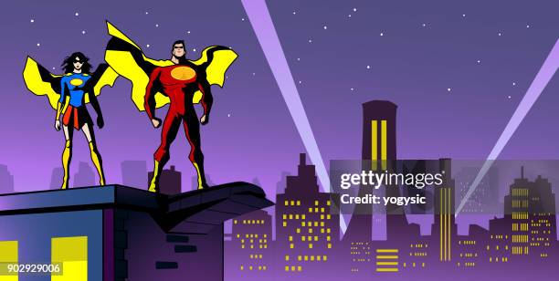 vektor-superhelden-paar in der stadt bei nacht - oberlicht stock-grafiken, -clipart, -cartoons und -symbole