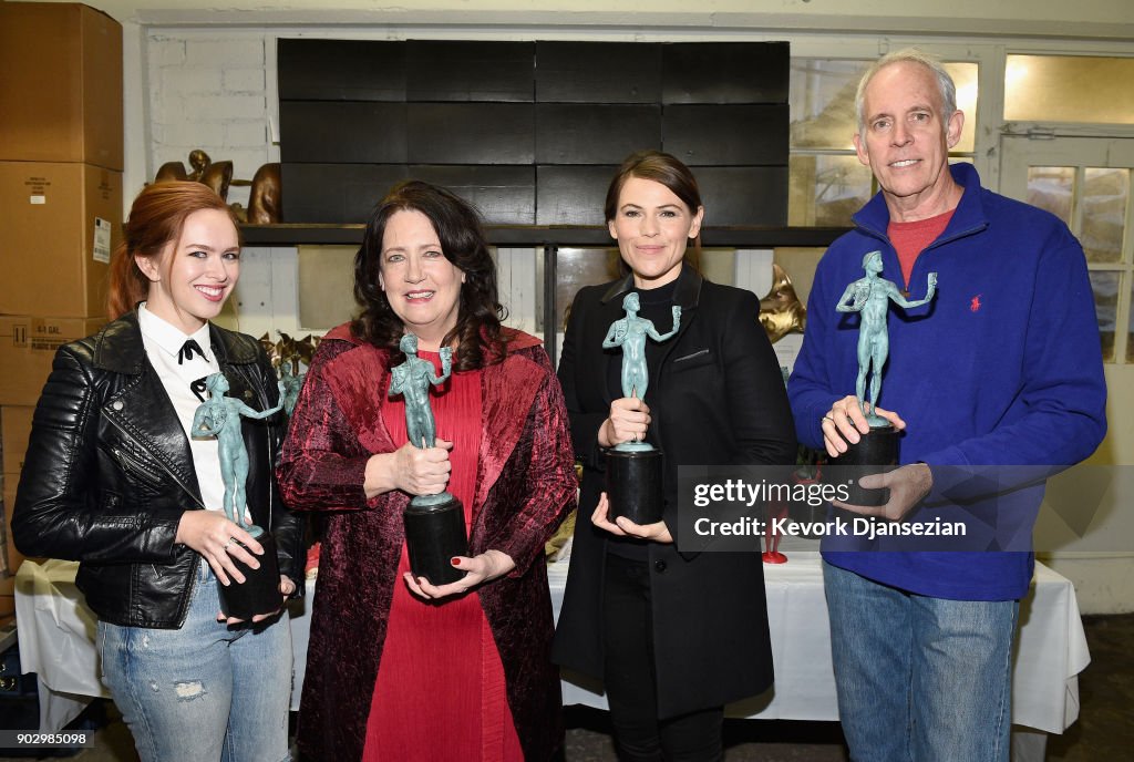 The 24th Annual Screen Actors Guild Awards - Pouring Of Actor Statuette