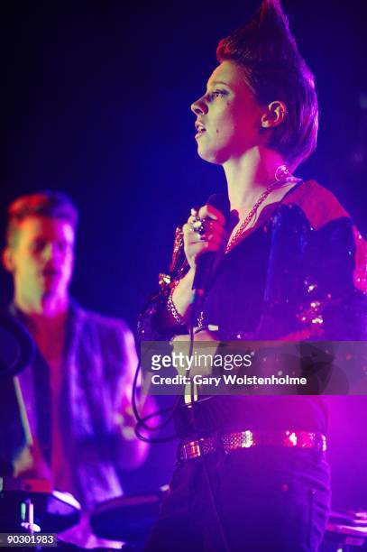 Elly Jackson of La Roux performs on stage on the last day of Leeds Festival at Bramham Park on August 30, 2009 in Leeds, England.