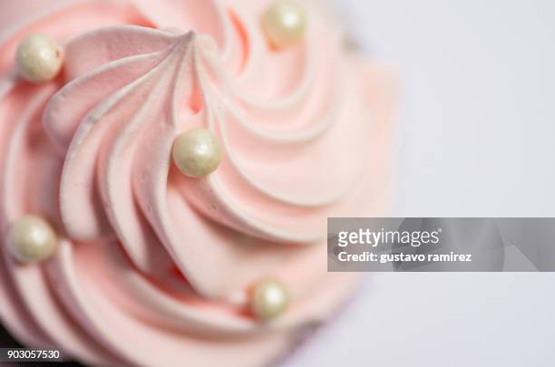 strawberry pink cupcake muffin - whipped cream bildbanksfoton och bilder