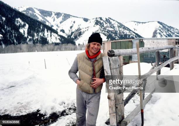David Soul plays a champion skier who pulled out of the Olympic games because of a mysterious illness and decides to make a comeback. March 27, 1981...