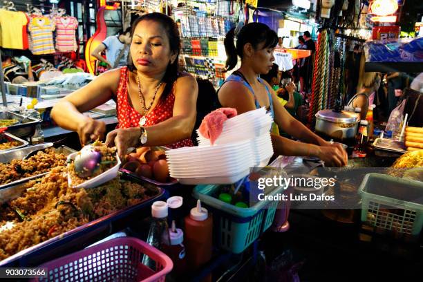 thai food stall at khao san road - banglamphu stock pictures, royalty-free photos & images