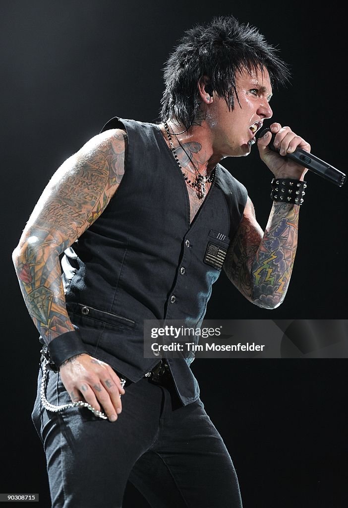 Nickelback And Hinder With Papa Roach In Concert - Wheatland, CA