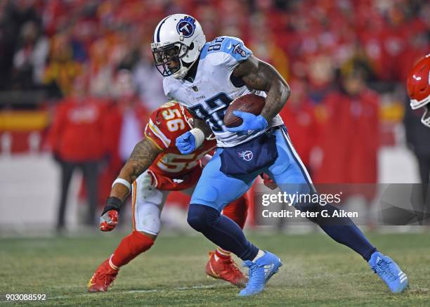 Tight end Delanie Walker of the Tennessee Titans turns up field after catching a pass against the Kansas City Chiefs during the second half of the...