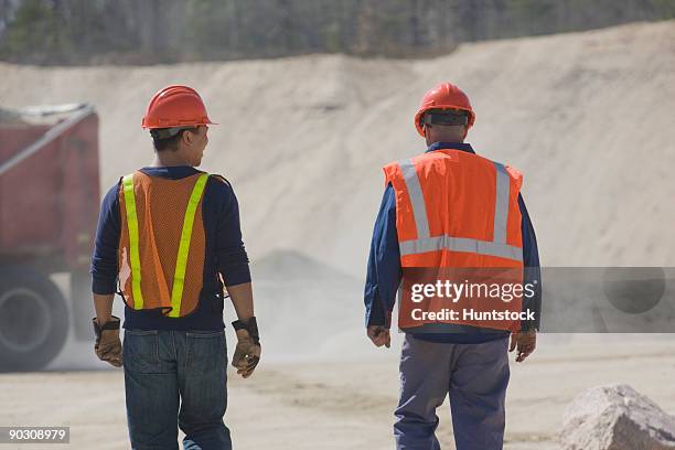 Pinoy Laborer Filipino Construction Workers Photos and Premium High Res Pictures ...