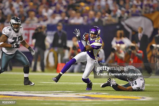 Playoffs: Minnesota Vikings Bernard Berrian in action, rushing vs Philadelphia Eagles Sheldon Brown . Minneapolis, MN 1/4/2009 CREDIT: Damian...