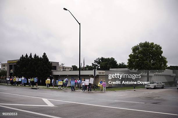 Pro-choice supporters demonstrating in front of Dr. George Tiller's clinic, currently closed on June 20, 2009 in Wichita, Kansas.
