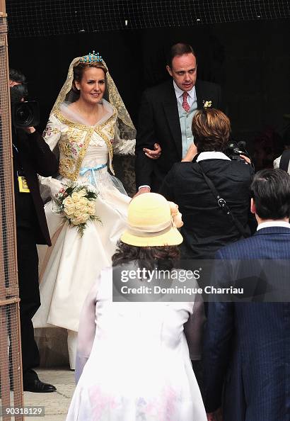 Duc de Vendome and Philomena de Tornos Celebrate Wedding in Senl Duc de Vendome and Philomena de Tornos Celebrate Wedding in Senl