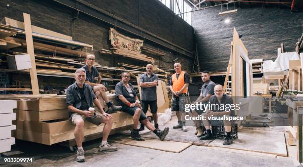 gruppe-bild - large group of craftsman stock-fotos und bilder